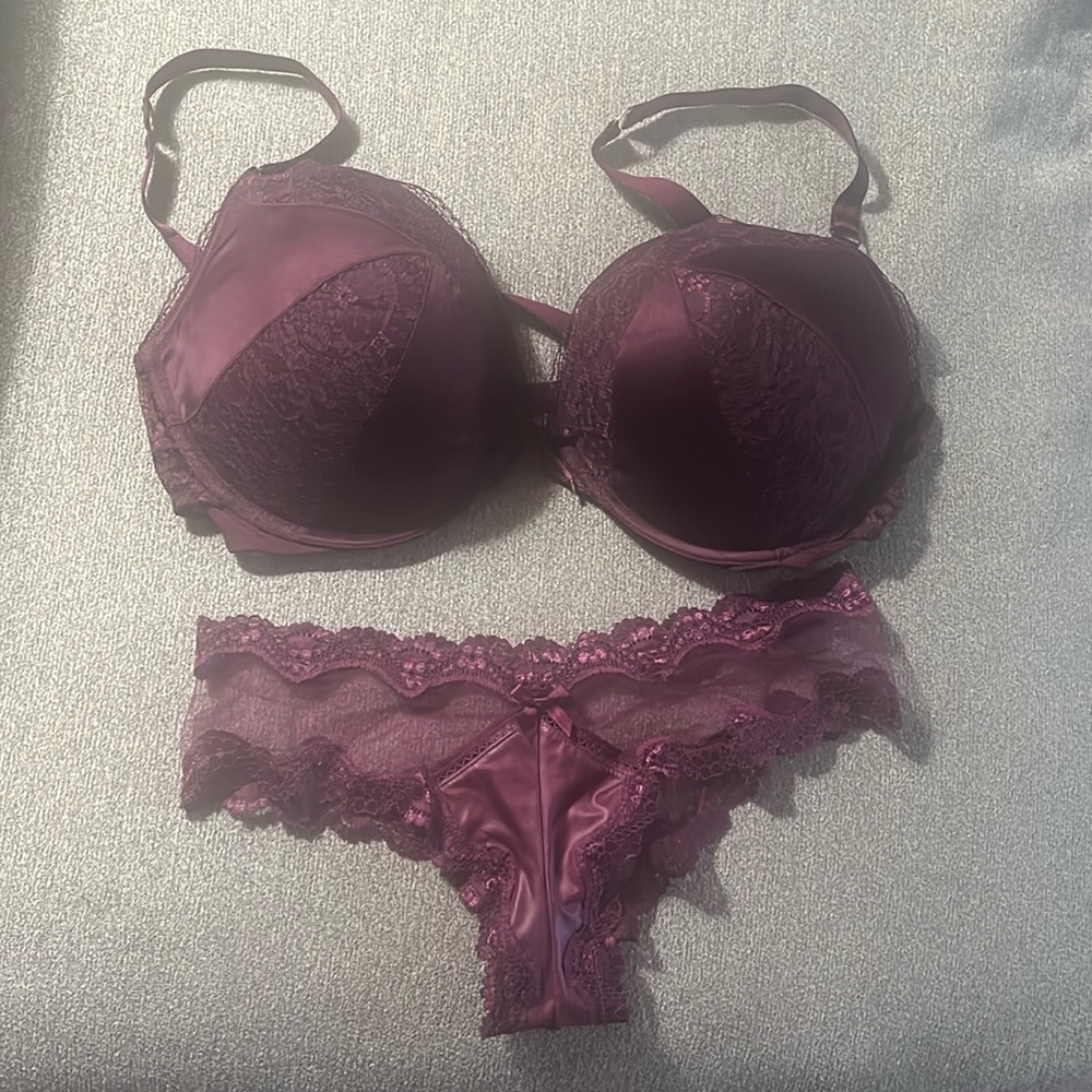 Victoria’s Secret push up pigeonant bra and matching panty